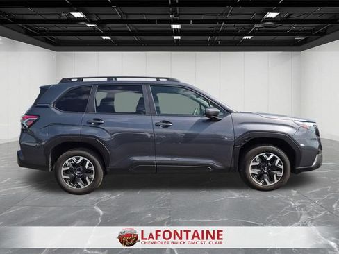 Used 2025 Subaru Forester Premium AWD/4WD image 6