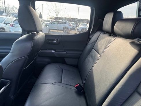 Used 2023 Toyota Tacoma TRD Off-Road w/ TRD Premium Off Road Package image 18