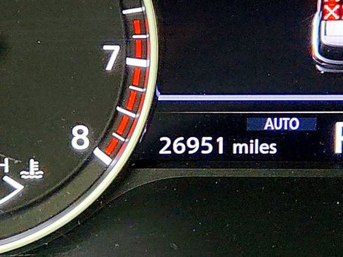 Used 2023 Nissan Pathfinder SL w/ SL Premium Package AWD/4WD image 16