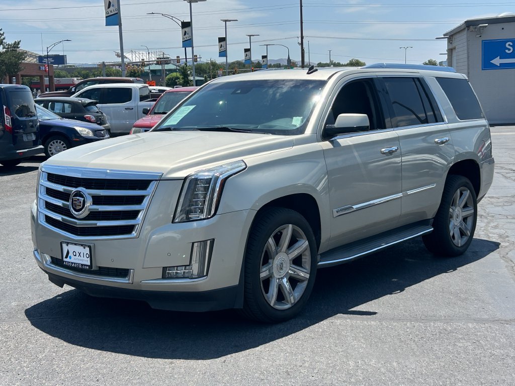 Used 2015 Cadillac Escalade Luxury AWD/4WD image 8