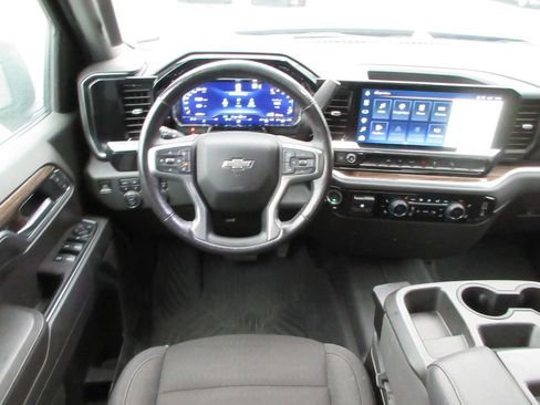 Certified 2022 Chevrolet Silverado 1500 RST AWD/4WD image 17