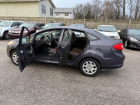 Used 2013 Ford Fiesta SE image 22