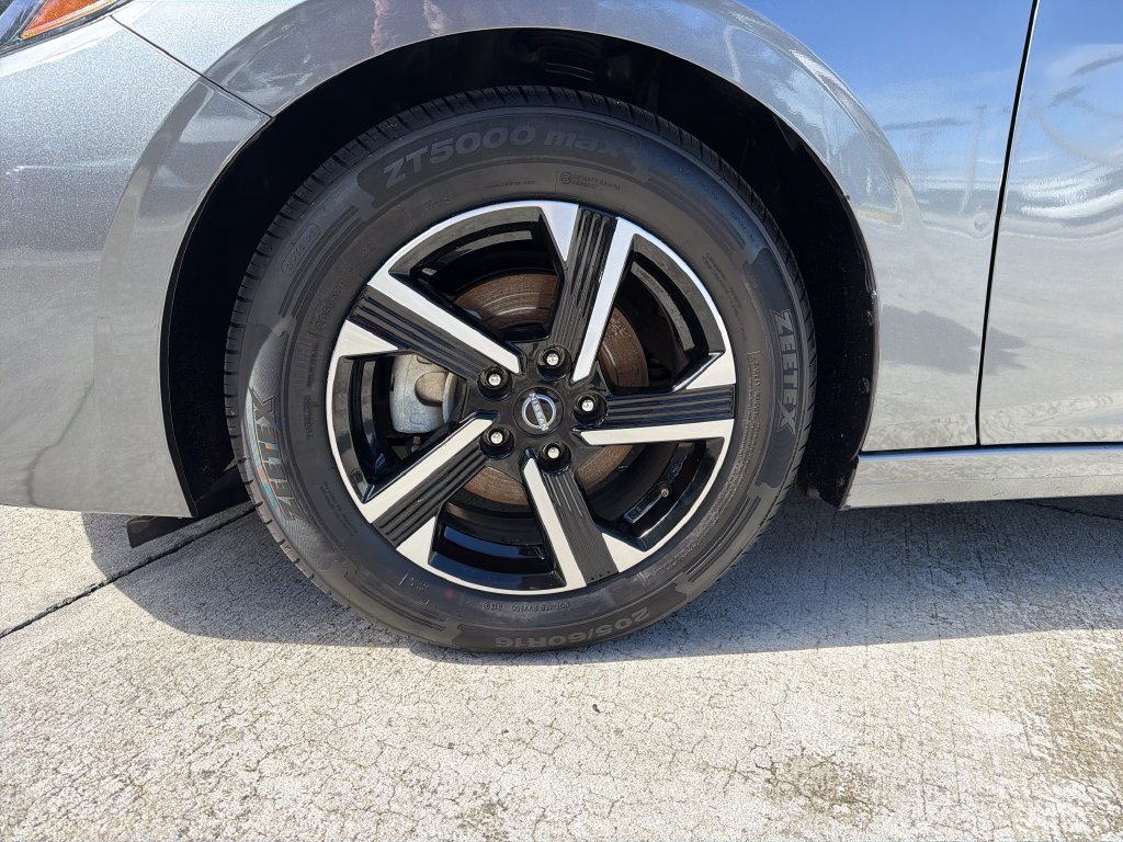 Used 2024 Nissan Sentra SV FWD image 11