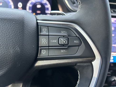 New 2025 Jeep Grand Cherokee Limited w/ Black Appearance Package image 18