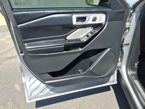 Certified 2022 Ford Explorer Platinum w/ Equipment Group 601A RWD image 21