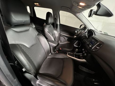 Used 2018 Jeep Compass Latitude w/ Safe & Security Group image 24