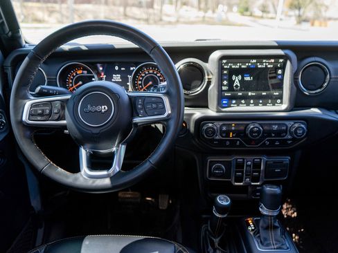 Used 2022 Jeep Wrangler Unlimited Sahara image 13