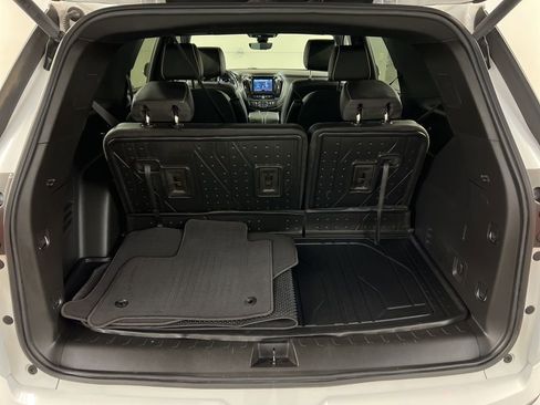 Used 2022 Chevrolet Traverse Premier image 38