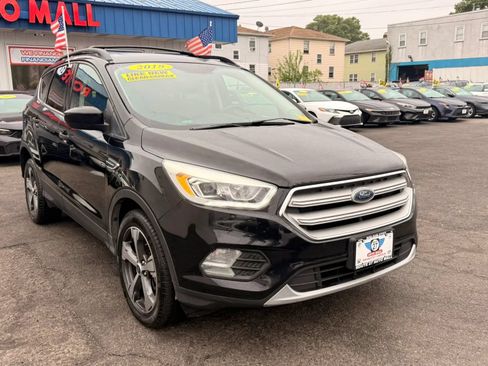 Used 2018 Ford Escape SEL AWD/4WD image 2