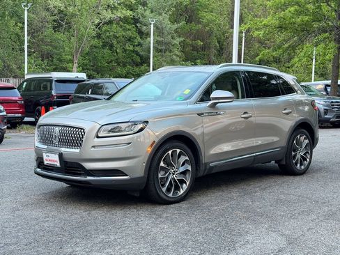 Used 2023 Lincoln Nautilus Reserve w/ Equipment Group 201A AWD/4WD image 3