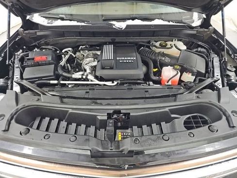 Used 2023 Chevrolet Suburban High Country image 17