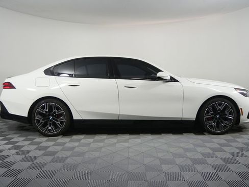 Used 2025 BMW i5 eDrive40i w/ M Sport Package image 2