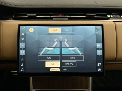 Used 2025 Land Rover Range Rover SE AWD/4WD image 25