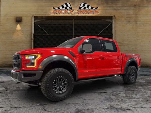 Used 2018 Ford F150 Raptor w/ Equipment Group 802A Luxury image 2