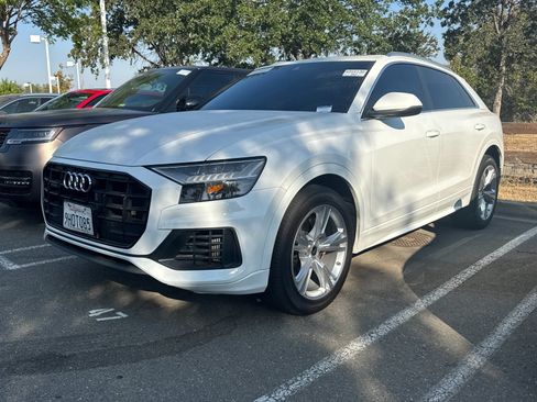 Used 2023 Audi Q8 Premium AWD/4WD image 2