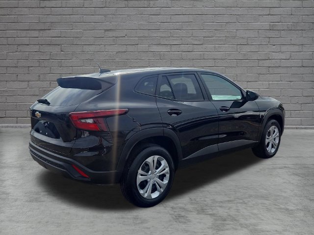 Used 2025 Chevrolet Trax LS FWD image 5