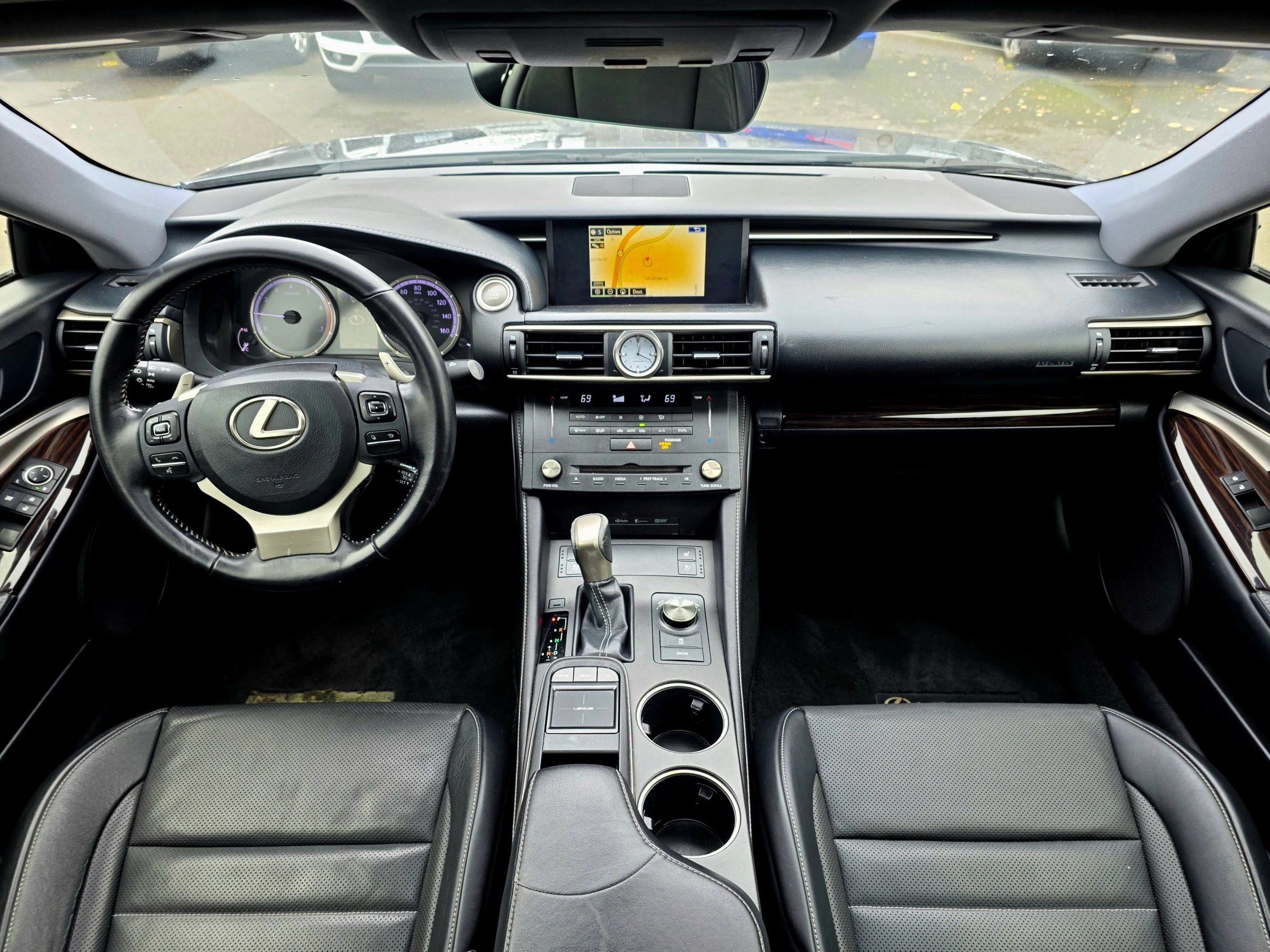 Used 2016 Lexus RC 200t RWD image 9