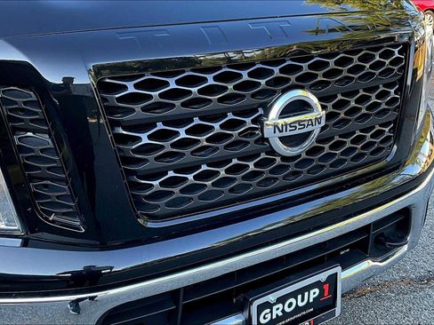 Used 2019 Nissan Titan SV image 29