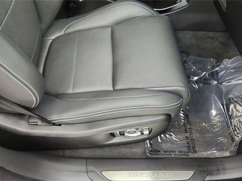 Used 2025 Jaguar F-PACE R-Dynamic S image 21