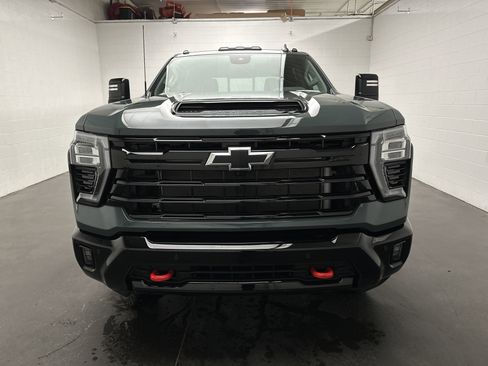 Used 2025 Chevrolet Silverado 2500 LT w/ Trail Boss Package image 4