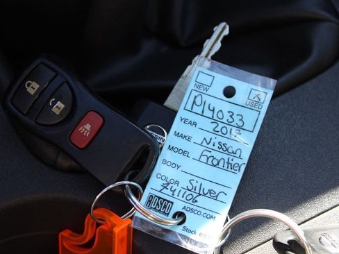 Used 2017 Nissan Frontier SV image 27