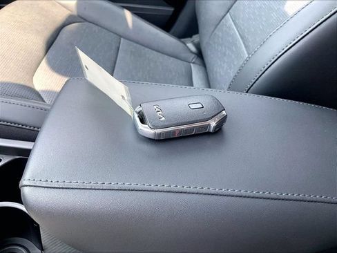 Used 2023 Kia Niro FWD image 20
