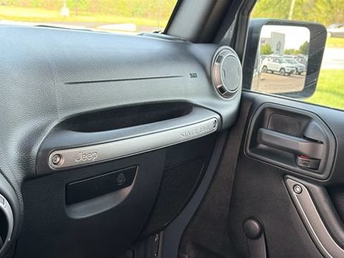 Used 2017 Jeep Wrangler Sport AWD/4WD image 19