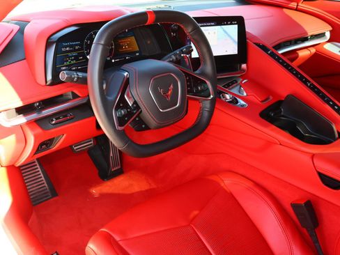 Used 2025 Chevrolet Corvette Stingray Premium Conv w/ Z51 Performance Package image 11