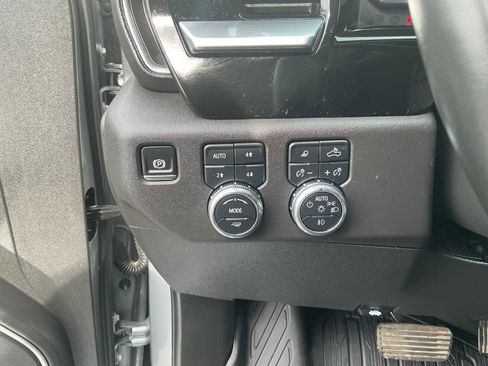 Used 2025 GMC Sierra 1500 SLT w/ SLT Premium Plus Package AWD/4WD image 15