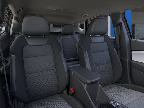 New 2026 Chevrolet Trax LT w/ LT Convenience Package FWD image 16