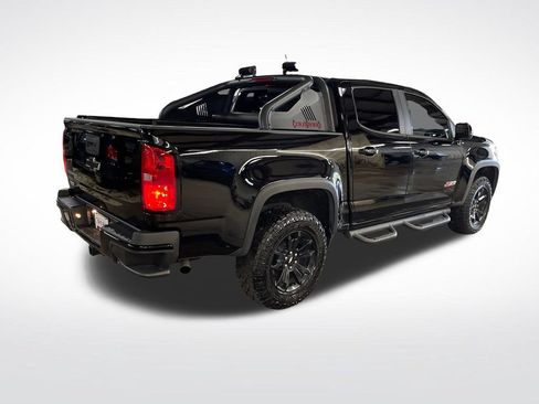 Used 2017 Chevrolet Colorado Z71 w/ Z71 Midnight Edition AWD/4WD image 5