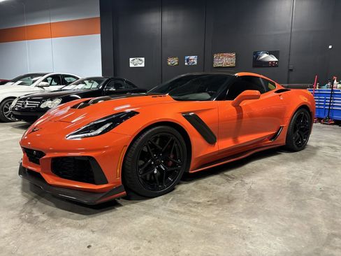 Used 2019 Chevrolet Corvette ZR1 RWD image 4