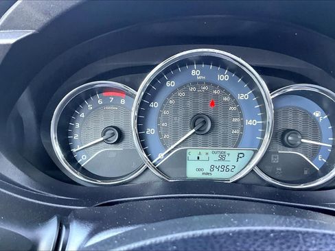 Used 2014 Toyota Corolla LE FWD image 25