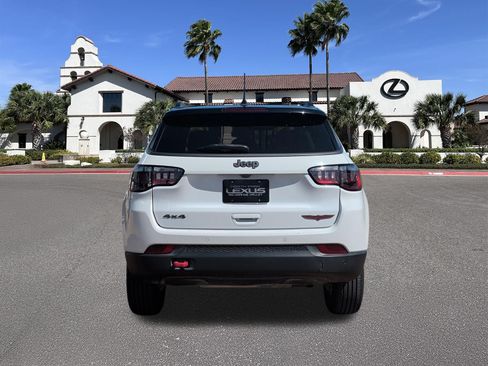 Used 2022 Jeep Compass Trailhawk AWD/4WD image 3