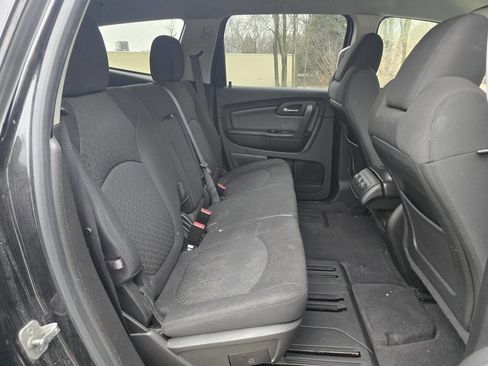 Used 2011 Chevrolet Traverse LT image 14