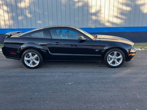 Used 2006 Ford Mustang GT image 4