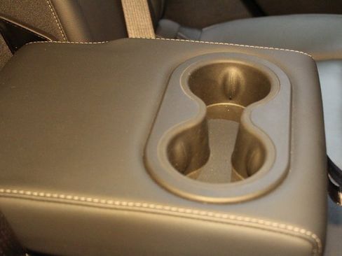 Used 2023 Cadillac XT4 Premium Luxury image 14