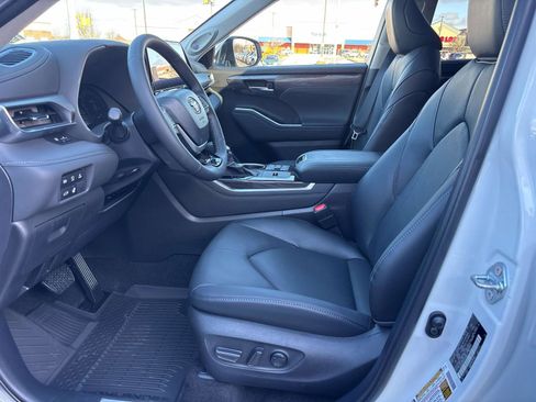 New 2026 Toyota Highlander Limited AWD/4WD image 11