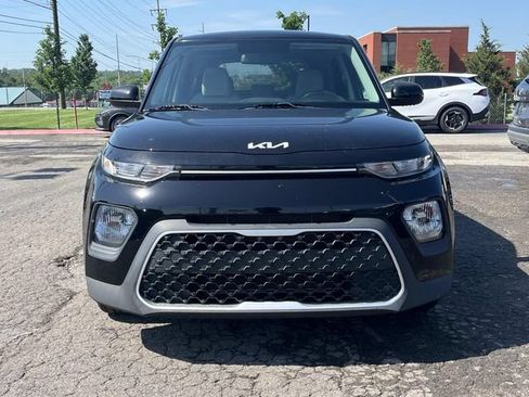 Used 2022 Kia Soul LX FWD image 2