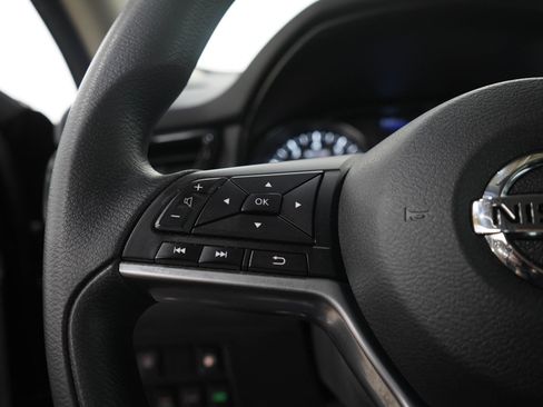 Used 2020 Nissan Rogue S AWD/4WD image 23