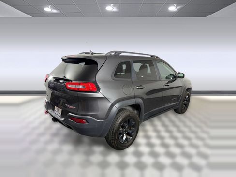 Used 2015 Jeep Cherokee Trailhawk w/ Comfort/Convenience Group AWD/4WD image 9