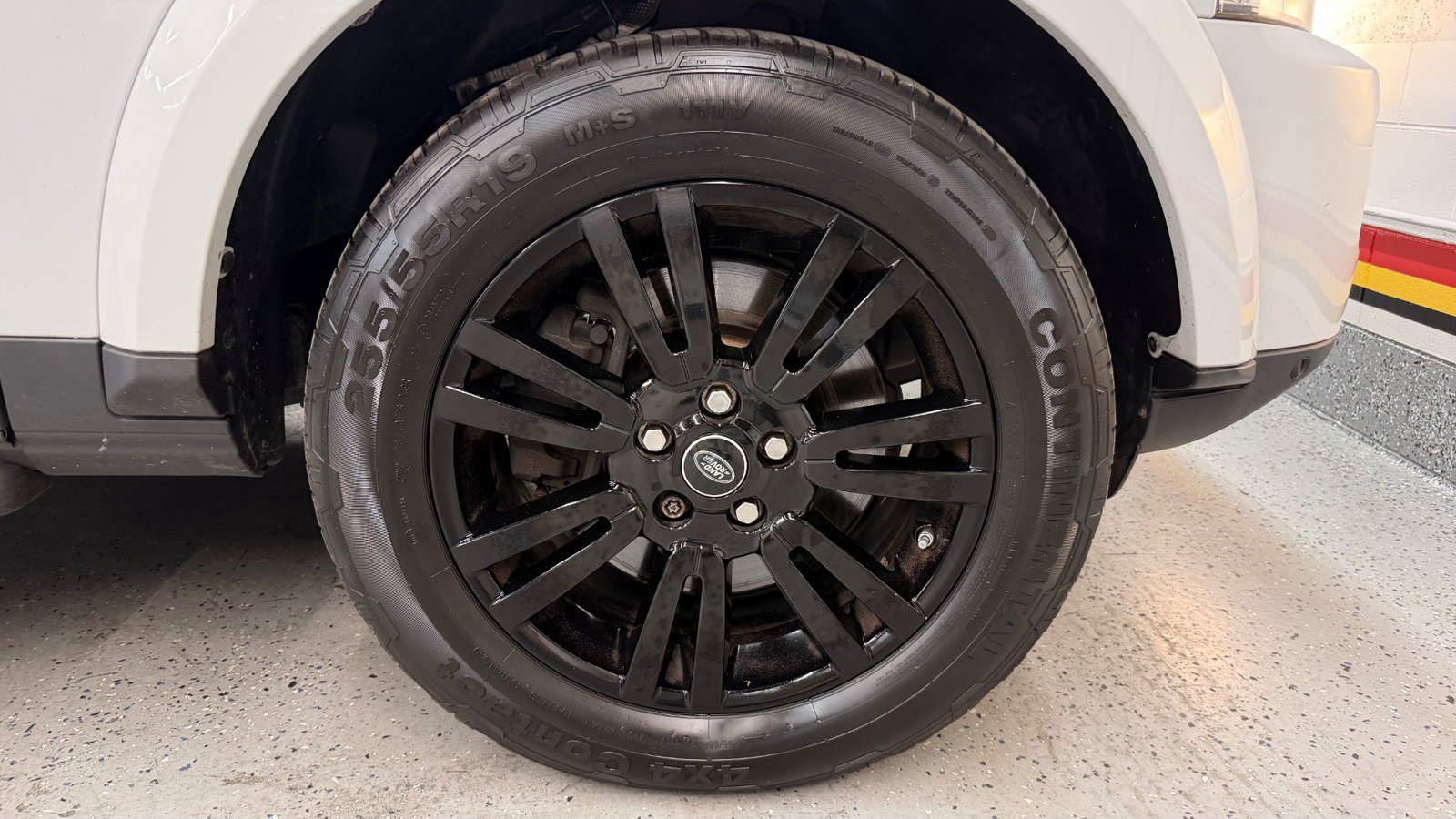 Used 2016 Land Rover LR4 HSE AWD/4WD image 15