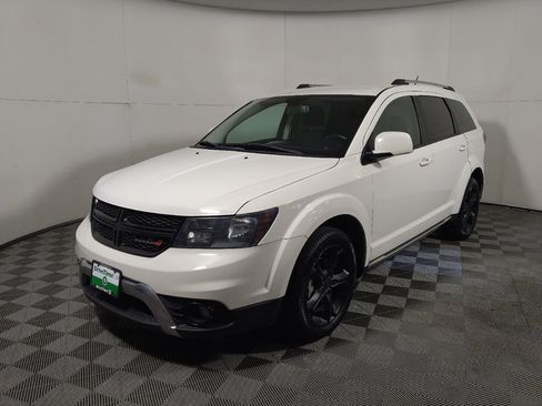 Used 2017 Dodge Journey Crossroad FWD image 2