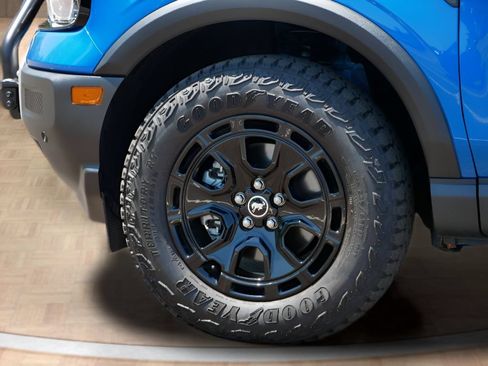 Used 2025 Ford Bronco Sport Outer Banks w/ Sasquatch Outer Banks Package AWD/4WD image 9