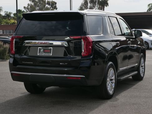Used 2023 GMC Yukon SLT w/ SLT Premium Package AWD/4WD image 5