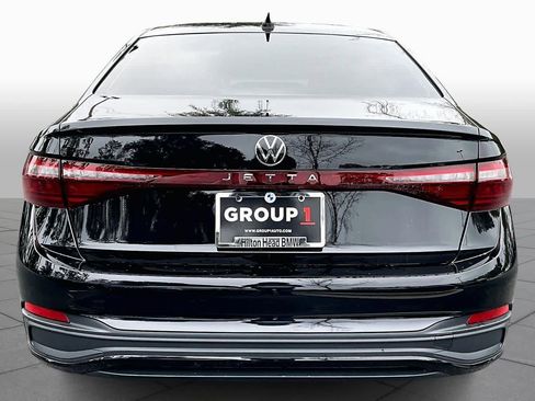 Used 2025 Volkswagen Jetta Sport image 4