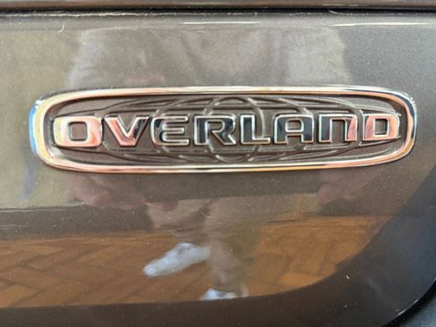 Used 2022 Jeep Grand Cherokee Overland w/ Advanced Protech Group III AWD/4WD image 17