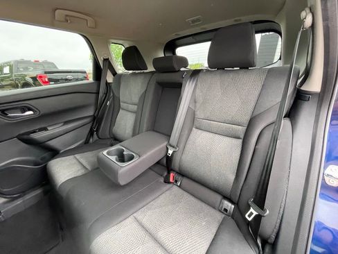 Used 2025 Nissan Rogue SV image 24