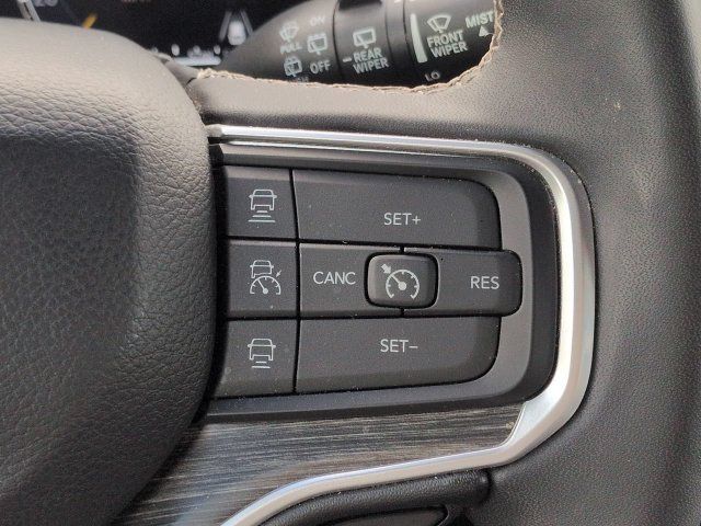 Certified 2024 Jeep Wagoneer Series II w/ Flexible Seating Group RWD image 27
