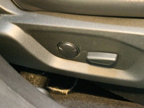 Used 2019 Ford Explorer XLT w/ XLT Sport Appearance Package image 12